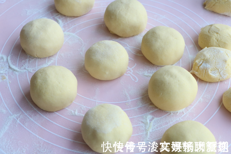 玉米面|早餐别吃包子馒头，试试新做法，好吃不长胖，2天不吃就馋