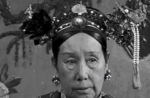 清朝|清朝灭亡,努尔哈赤召集众位皇帝在地府开会,他会拿巴掌先抽谁?