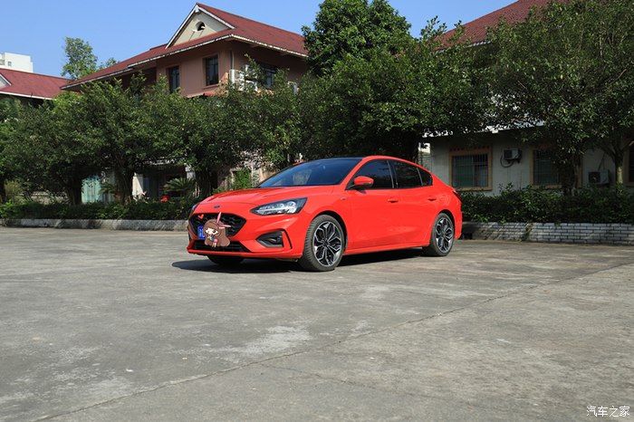 奶爸|准奶爸的座驾福克斯ST-line，颜值与性能齐飞