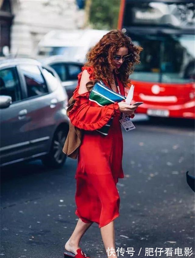 单品 小白鞋已经失宠了，今年流行“1+1鞋”，时尚显高，明星都上头了！