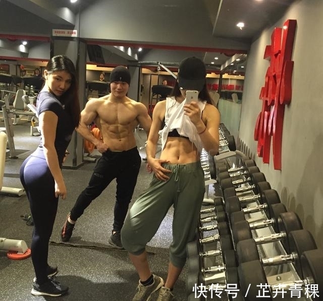 女大学生|成都女大学生每天吃10个鸡蛋!蜂腰翘臀!拿下比基尼冠军!