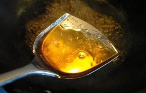 炒糖色，用水还是用油？区别挺大的，学会详细做法，红亮不发苦