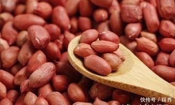 花生|医生提醒:花生不要单独吃,加上此物一起煮,除去体内湿气效果好