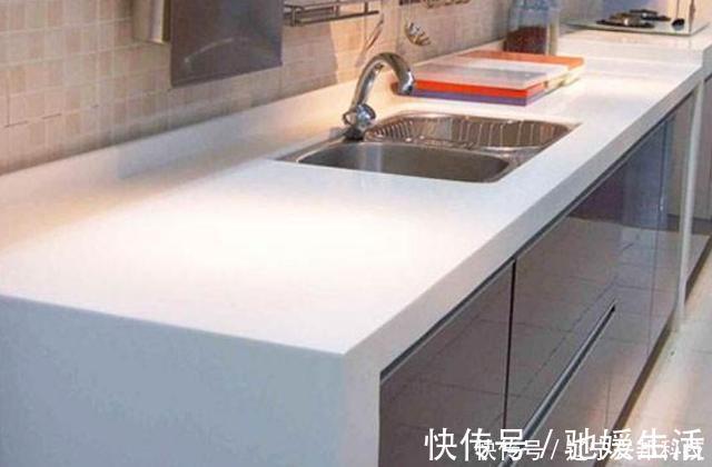 人造石|厨房想要保持洁净,橱柜台面选择不可忽视,细节做好有帮助