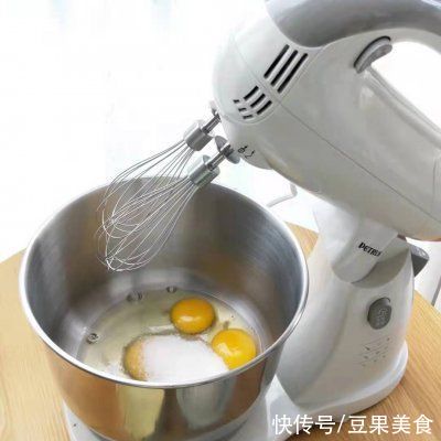 低筋面粉|肉松蛋糕很受欢迎的一款小蛋糕