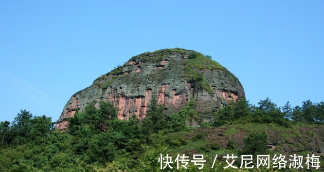 仙女岩|江西龙虎山：就在仙女岩的附近，竟还有一座金枪峰