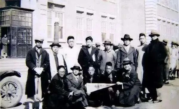 用笔|钱学森毕业证上的字迹,堪称大家风范,用笔精到,点画精准,到位