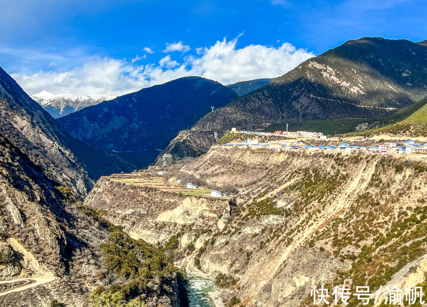 西藏|西藏与云南交界处的悬崖村，进出道路难行，风光却美如世外桃源