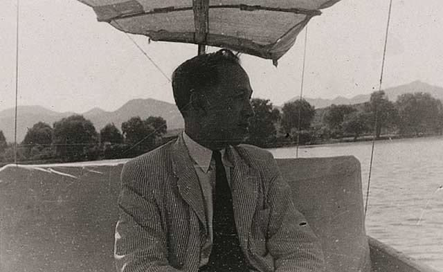 前苏联 62年前,世界首颗人造卫星脱轨,钱学森仅据一道火光算出坠毁点