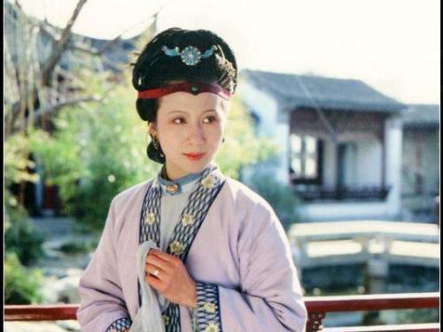 贾兰$她是红楼中城府最深的女子,曹雪芹用五个字指出,贾府无一人看穿