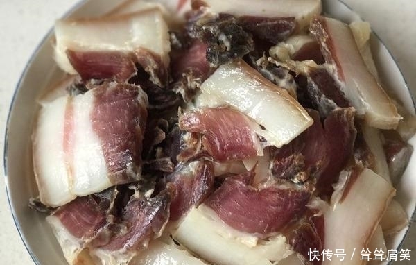 腊肉|腌腊肉时,一斤肉放多少盐合适?教你秘制做法,腊肉晒好醇厚甘香