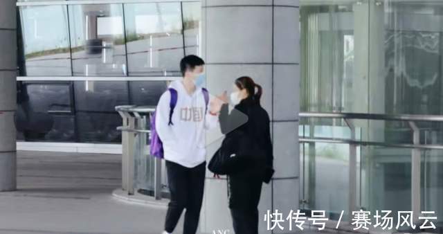 集训|马龙与刘诗雯击掌互动!老将积极参与温州集训,不去世乒赛又何妨