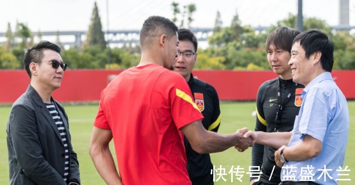 李霄鹏|国足首发11人武磊变数大,广州队3将镇守后防,22岁小将成奇兵!
