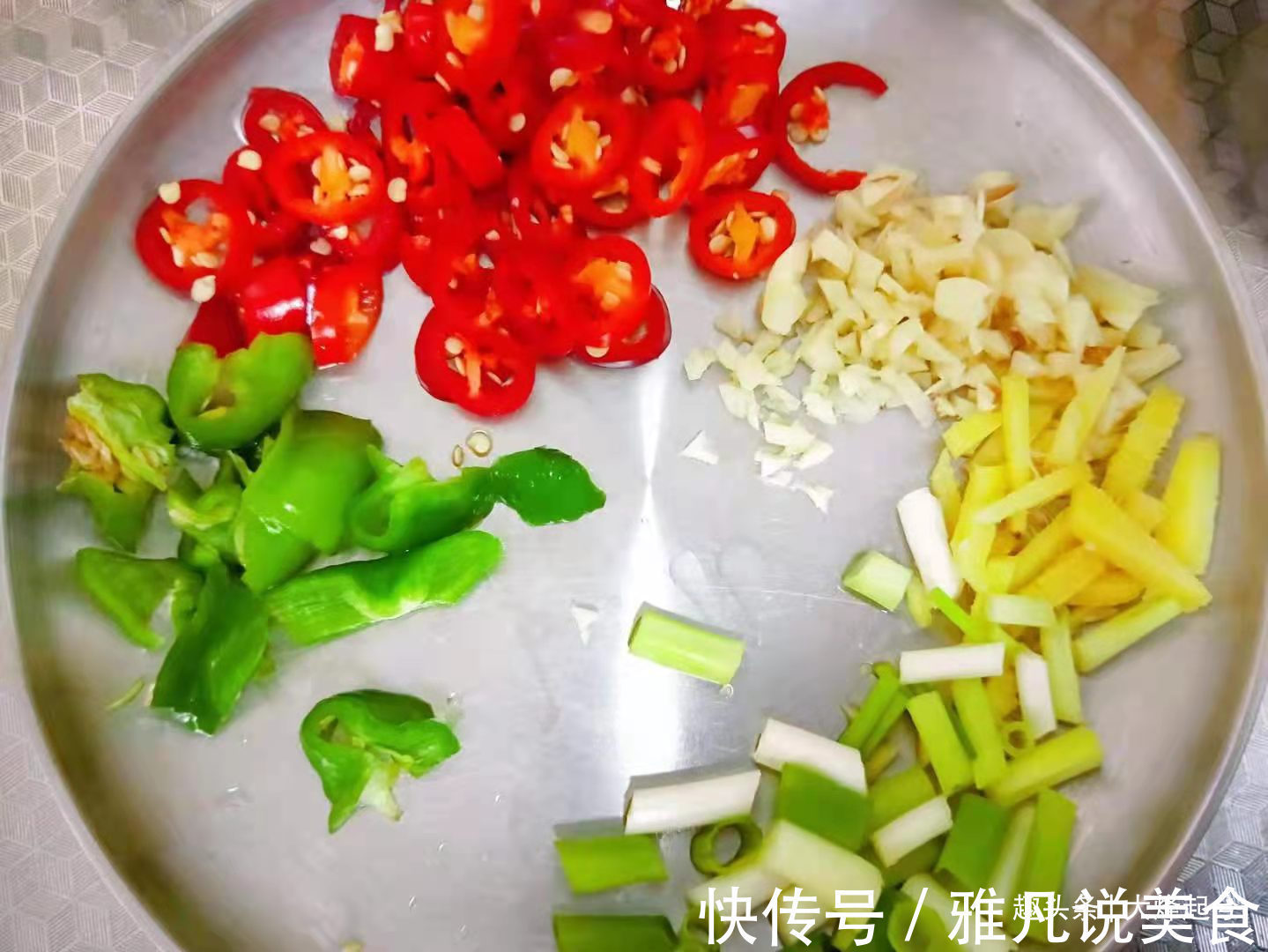 鹌鹑蛋是“天然的补脑丸”,孩子常吃健脑益智,给你两种家常做法