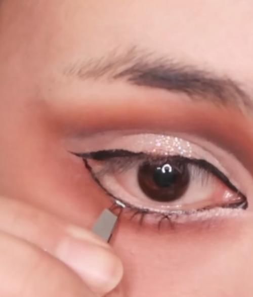 灰姑娘|痘痘女仿妆灰姑娘,开始皮肤状态太差了,看到最后还挺有气质