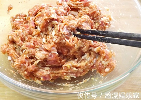 拌韭菜馅,这3样调料不能放,很多人喜欢放,难怪饺子一点都不香