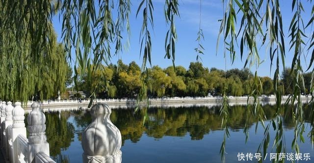 最美金秋到什刹海品历史，长知识，观风景