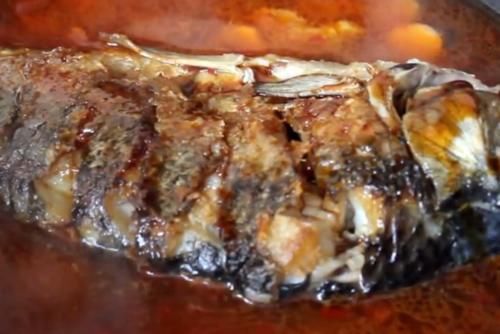  煎鱼时，别着急下锅，多加2步骤，不破皮，不粘锅，肉质鲜嫩又好吃