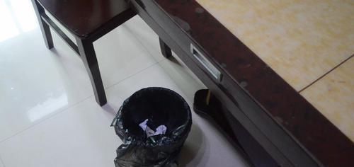 餐桌|餐桌旁不要放这3样东西,不是迷信,别不当个事,发现了赶快拿走