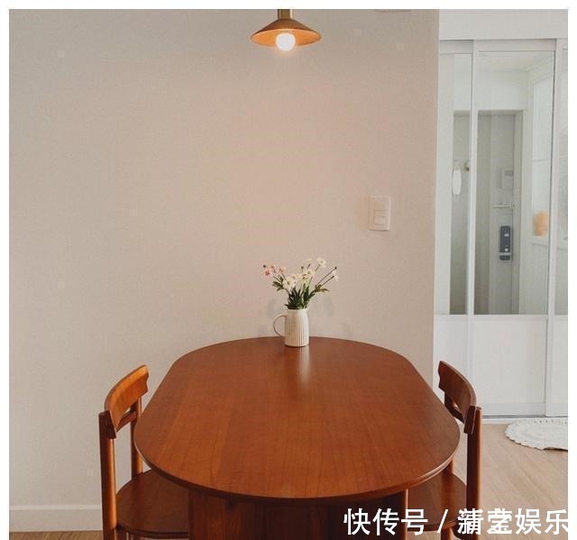 白色系|她家玄关太好看了,一进门就被美到,喜欢这样务实不花哨的装修!