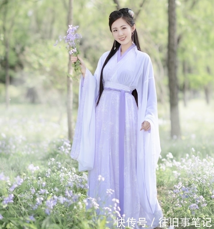 七绝$淡对红尘人与事,何嗔岁月落霜华;绝句随吟,浮生怎可四时嘉?