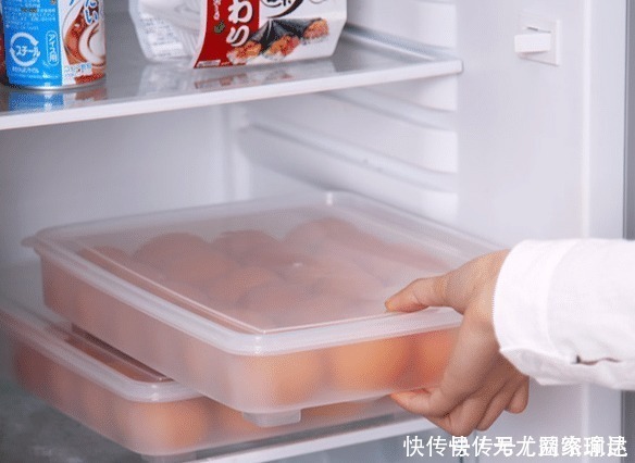 鸡蛋买回家,不能直接放冰箱!你做对了吗?