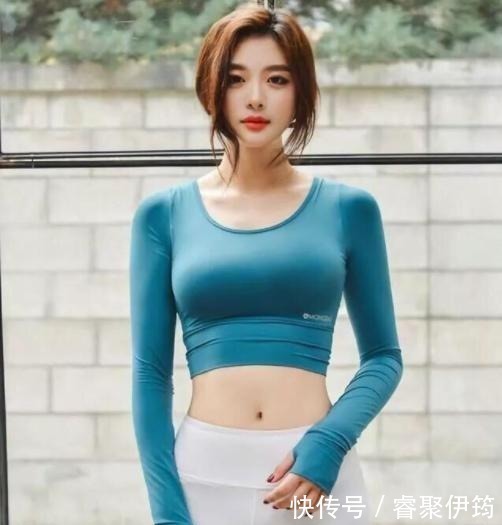 女教练|韩国健身女教练,高颜值搭配紧致身材,一运动来造就