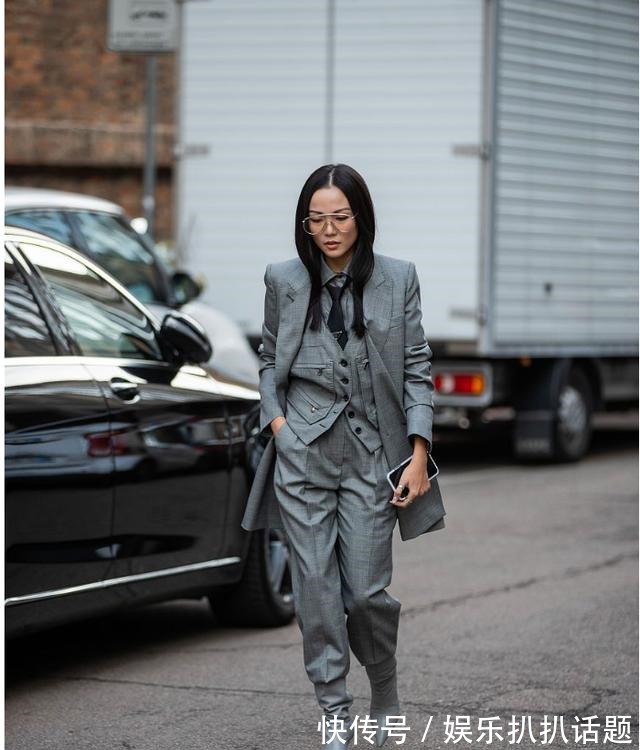 流行色彩 中年女人秋天别总穿一个颜色,不如试试这4种流行色彩,高级洋气!