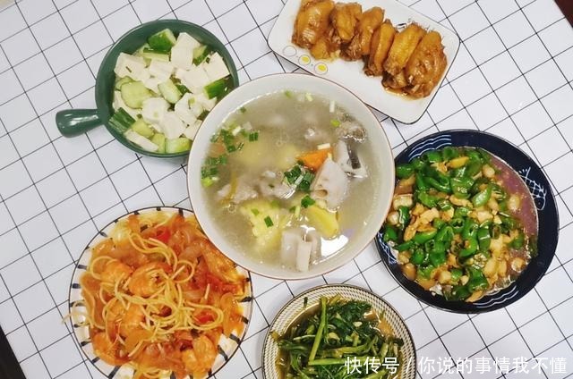  女儿生日，我在家做一桌菜，荤素搭配有汤有面，成本不到100块