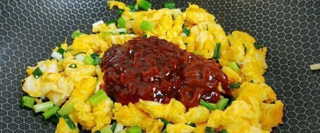 葱油酱面:简单的做法,也能有出众的味道