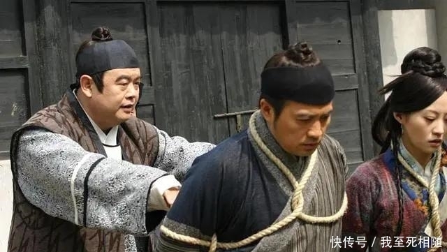 厕所|古代的太监是怎么上厕所的呢?他们是蹲着还是站着呢?其实都不是