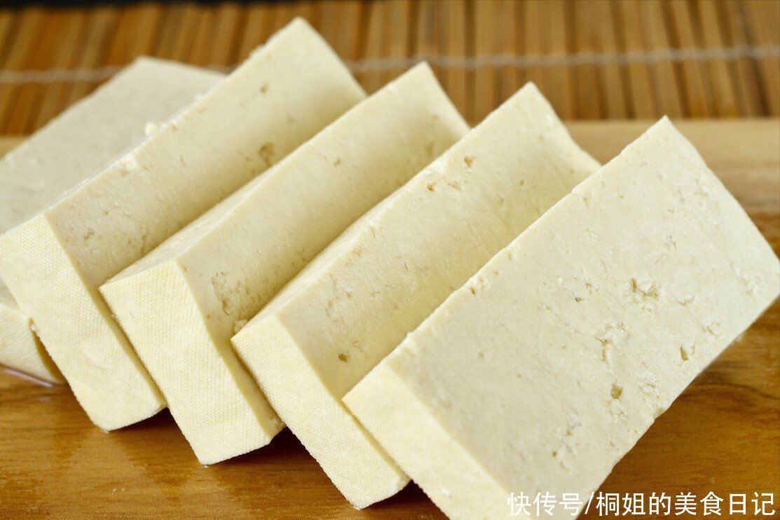 保存豆腐,不要再放冰箱了,老师傅教你一招,存放一周没问题