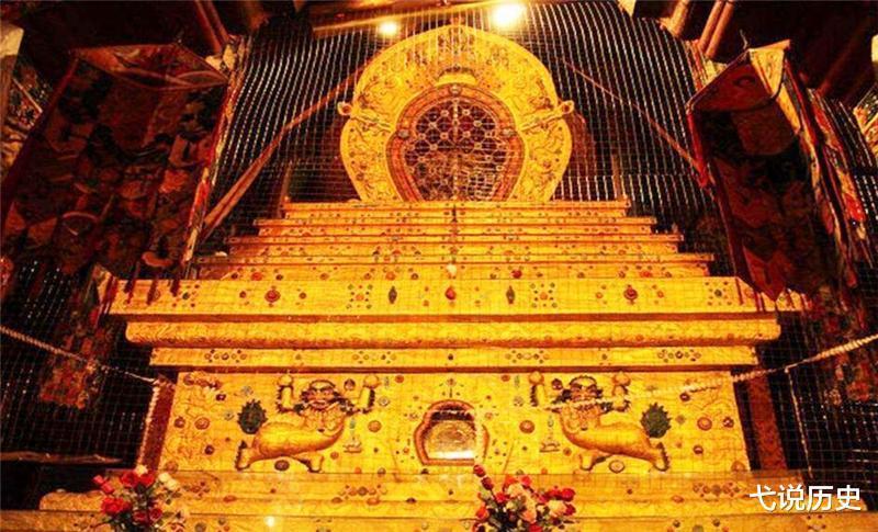 世界上一半的黄金都在布达拉宫为建这座宫殿用了数以万计的珠宝
