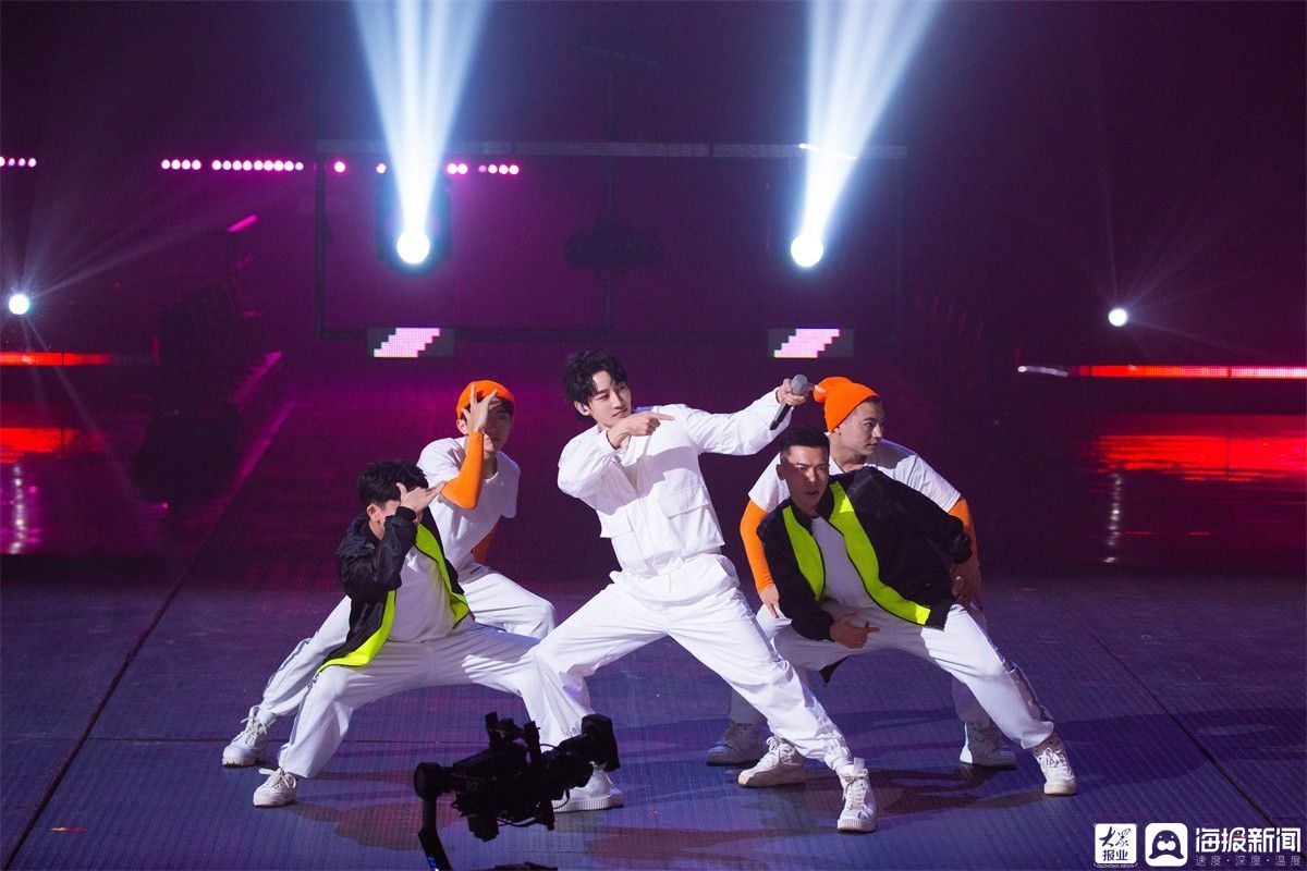 麦亨利|麦亨利《披荆斩棘的哥哥》一公火热上线 单手翻跟头开场秀炸翻众人