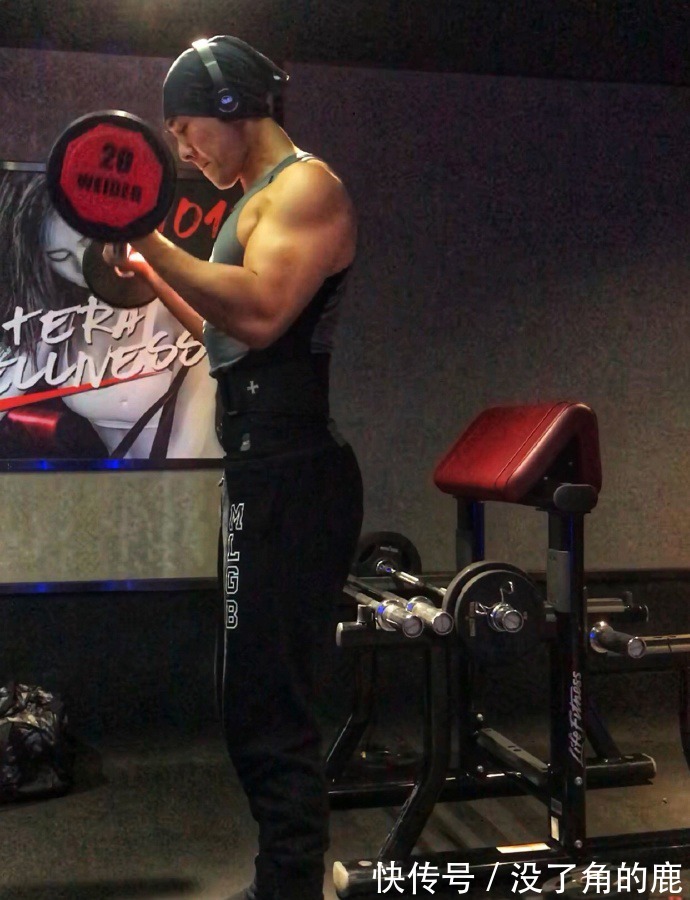 健身达人|身材如雕刻的肌肉奶爸，金牛座健身达人，一周至少保持五天训练！