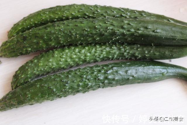 打了激素的黄瓜怎么分辨?菜农:教您一招,别再选错了