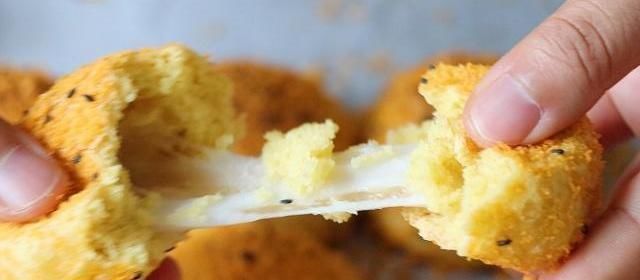 玉米面别窝窝头了,我家经常这样做,孩子一顿能吃好几个,比肉香