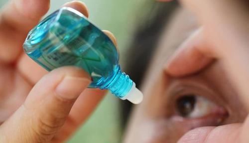 皮肤|3岁男童误将502胶当滴眼液,幸好妈妈及时处理,医生也为她点赞