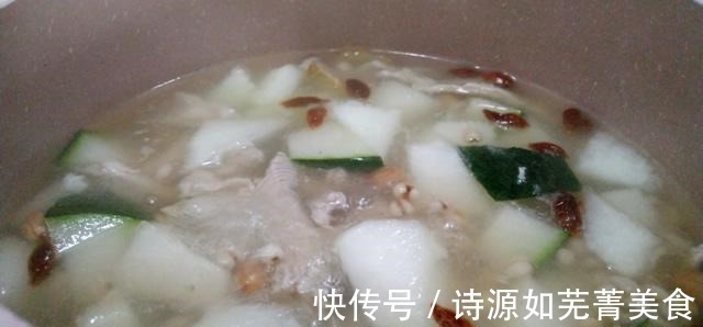 温补养胃|秋天畏凉,记得常喝此汤,健脾祛湿味道好,温补养胃暖手脚!