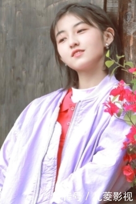 张子枫常驻《向往的生活》,做唯一女嘉宾,她符合导演的三大要求