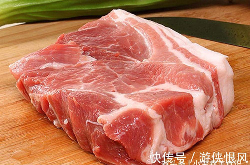 终于懂了，给猪肉去腥，焯水和腌制用法差别大，难怪猪肉又老又柴