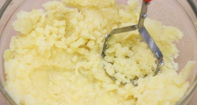 土豆泥|它是天然的碱性食材,女人多吃,嘴巴不臭,头发变黑,皮肤也嫩了