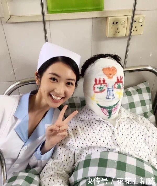 |搞笑GIF趣图段子:我正要一口吃掉苹果,女孩急了