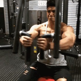 蝴蝶机|组数、次数、力竭!想要爆炸胸肌,先学会这样驾驭它们!