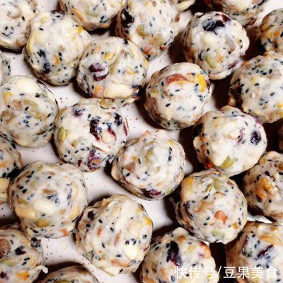 搅拌均匀|好吃到流泪的五仁月饼，连吃三天都不够