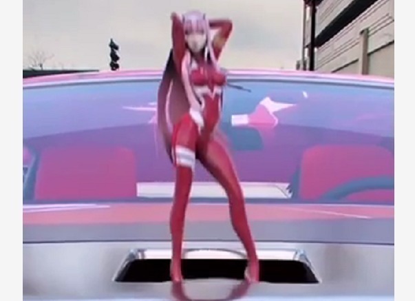 星空顶|男子嫌劳斯莱斯车标土,花费80万,换成“动漫美女”