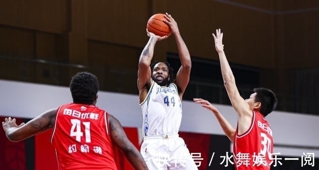 宋翔|抵达国内!两大超级外援正式加盟CBA黑马,朱芳雨暗渡陈仓送惊喜