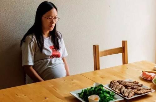 宵夜|怀孕期间,孕妈妈尽量别吃这“3种饭”,对胎儿发育没好处