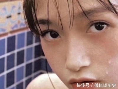 口红|青春期女生想变“薄嘴唇”?改掉这3坏习惯,早晚远离“香肠嘴”