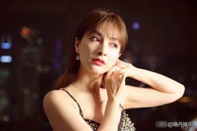 吴昕在《快本》唱歌跑调,在《浪姐》却魅力四射,这些都是人设